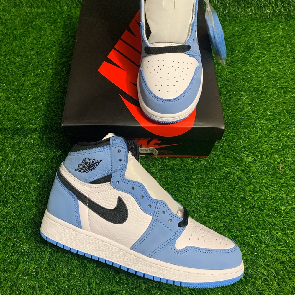 2021 Air Jordan 1 Retro High OG “University Blue” - Picture 10 of 14